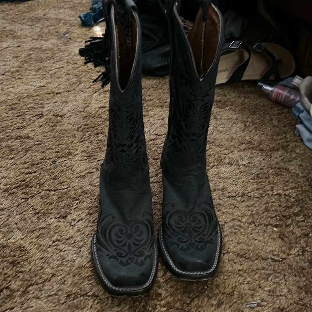 Selling my black Circle G size 6 1/2 Square Toe Boots